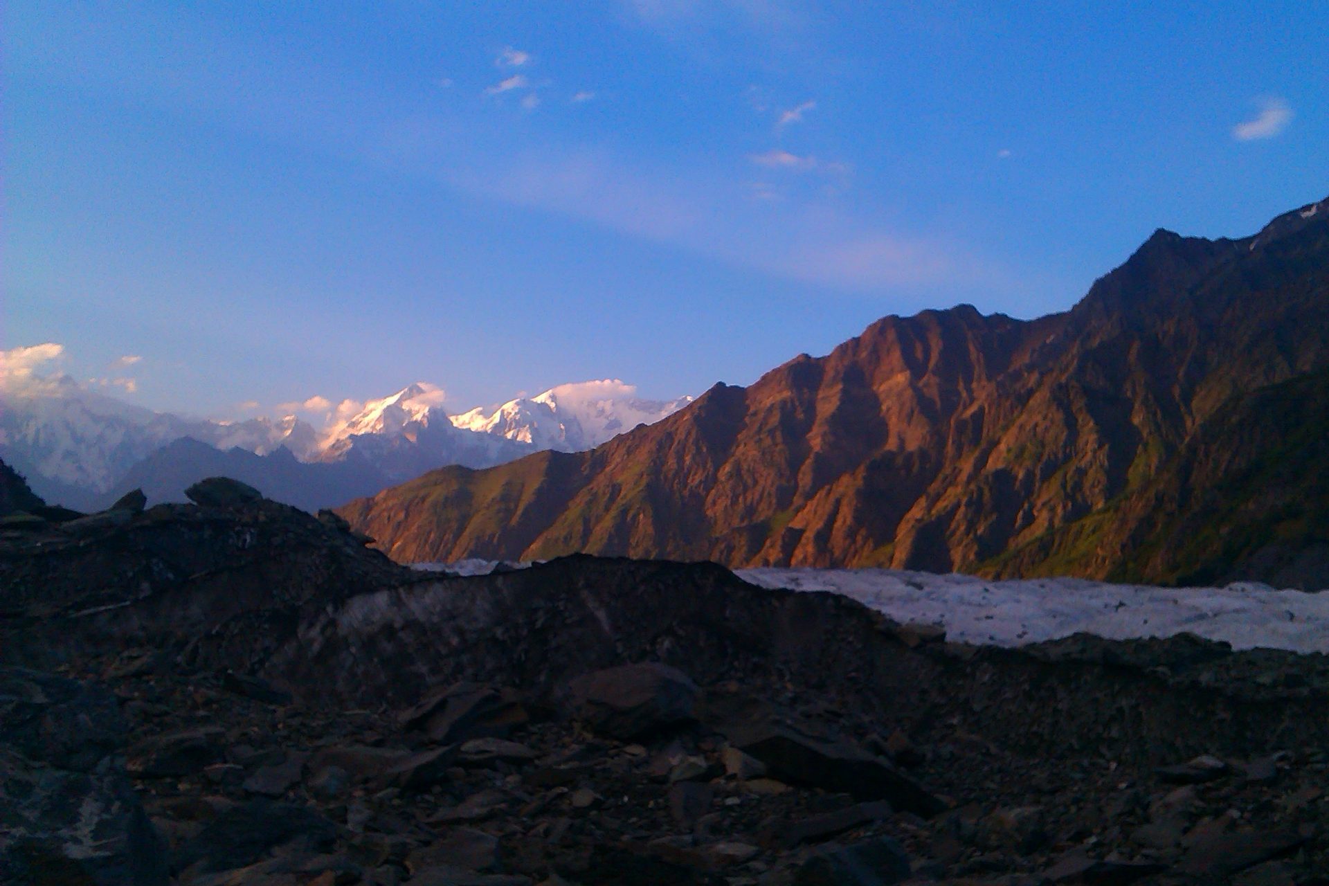 A trailside teahouse — the rhythm of a Nepal trek. — Everest Base Camp Trek: A Complete 2026 Guide from Kathmandu